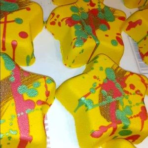 Holly Jolly Scented Bath Bomb. 9oz